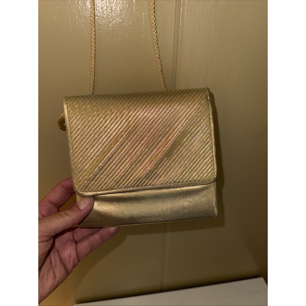 La Regale Ltd Vintage Gold Purse